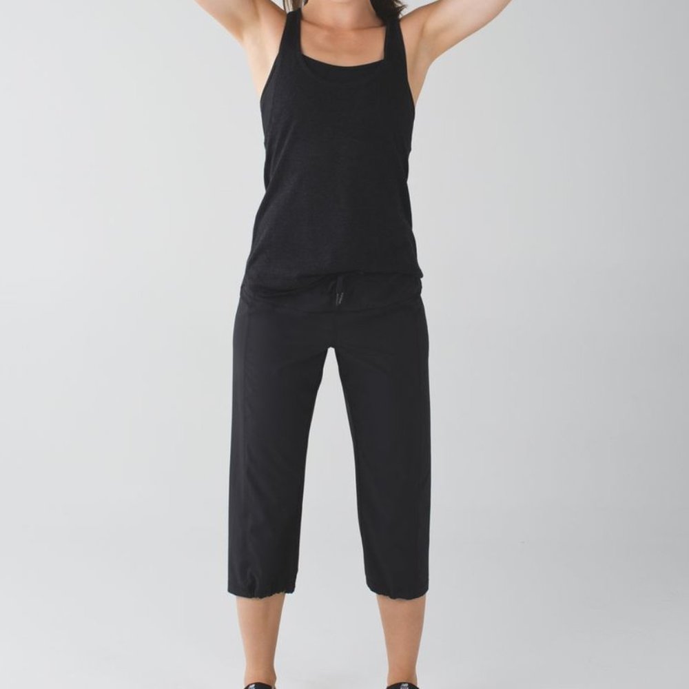 Size 4 - Lululemon Step Lively Crop